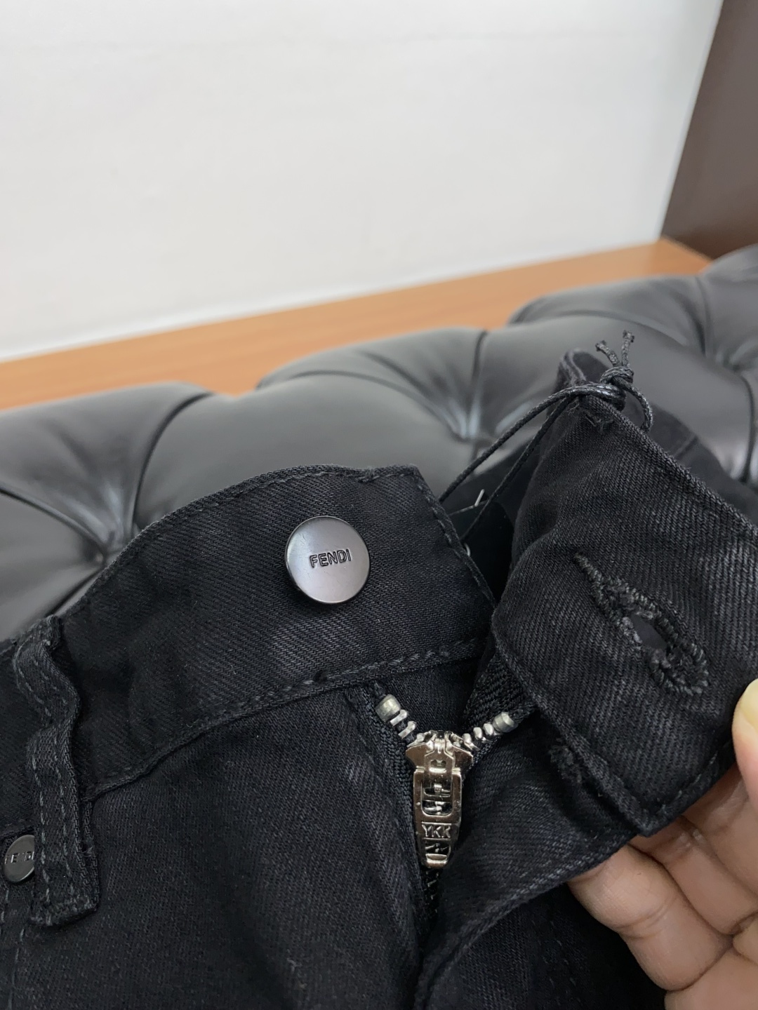 芬迪 25男士牛仔裤原厂原布原洗水！进口原版水洗弹力面料，复杂的手工艺叠加，任何一个洗水环节多停留几秒都