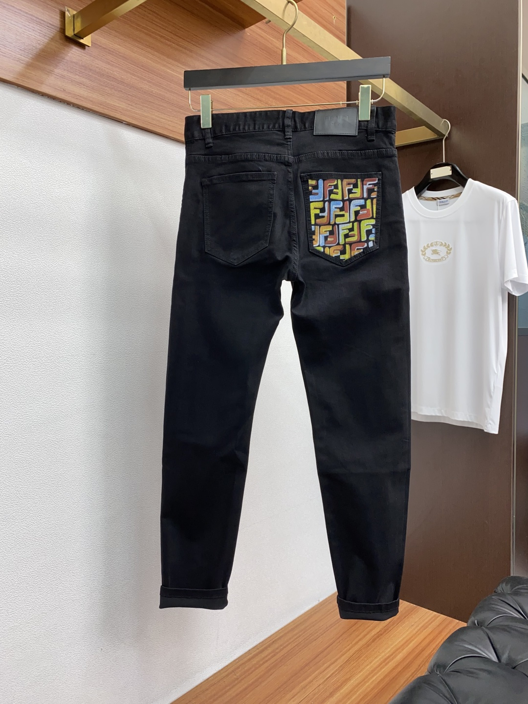 芬迪 25男士牛仔裤原厂原布原洗水！进口原版水洗弹力面料，复杂的手工艺叠加，任何一个洗水环节多停留几秒都