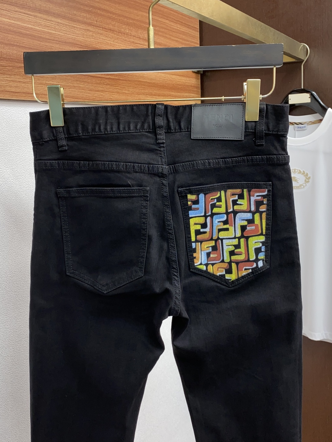 芬迪 25男士牛仔裤原厂原布原洗水！进口原版水洗弹力面料，复杂的手工艺叠加，任何一个洗水环节多停留几秒都