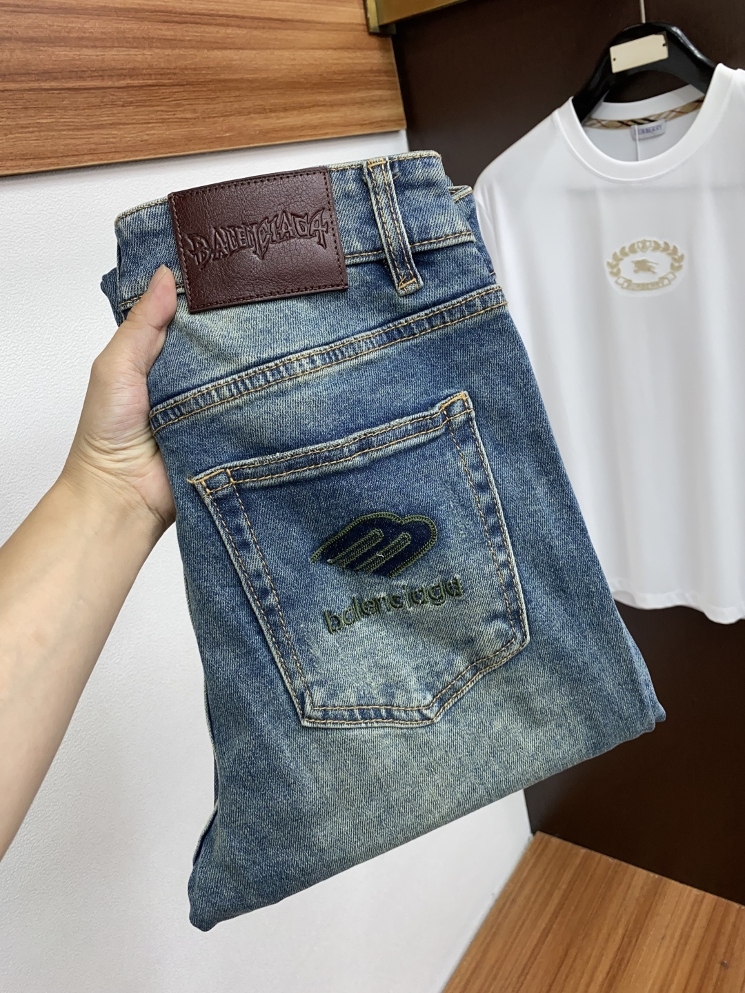  巴黎世家 25男士牛仔裤原厂原布原洗水！进口原版水洗弹力面料，复杂的手工艺叠加，任何一个洗水环节多停留