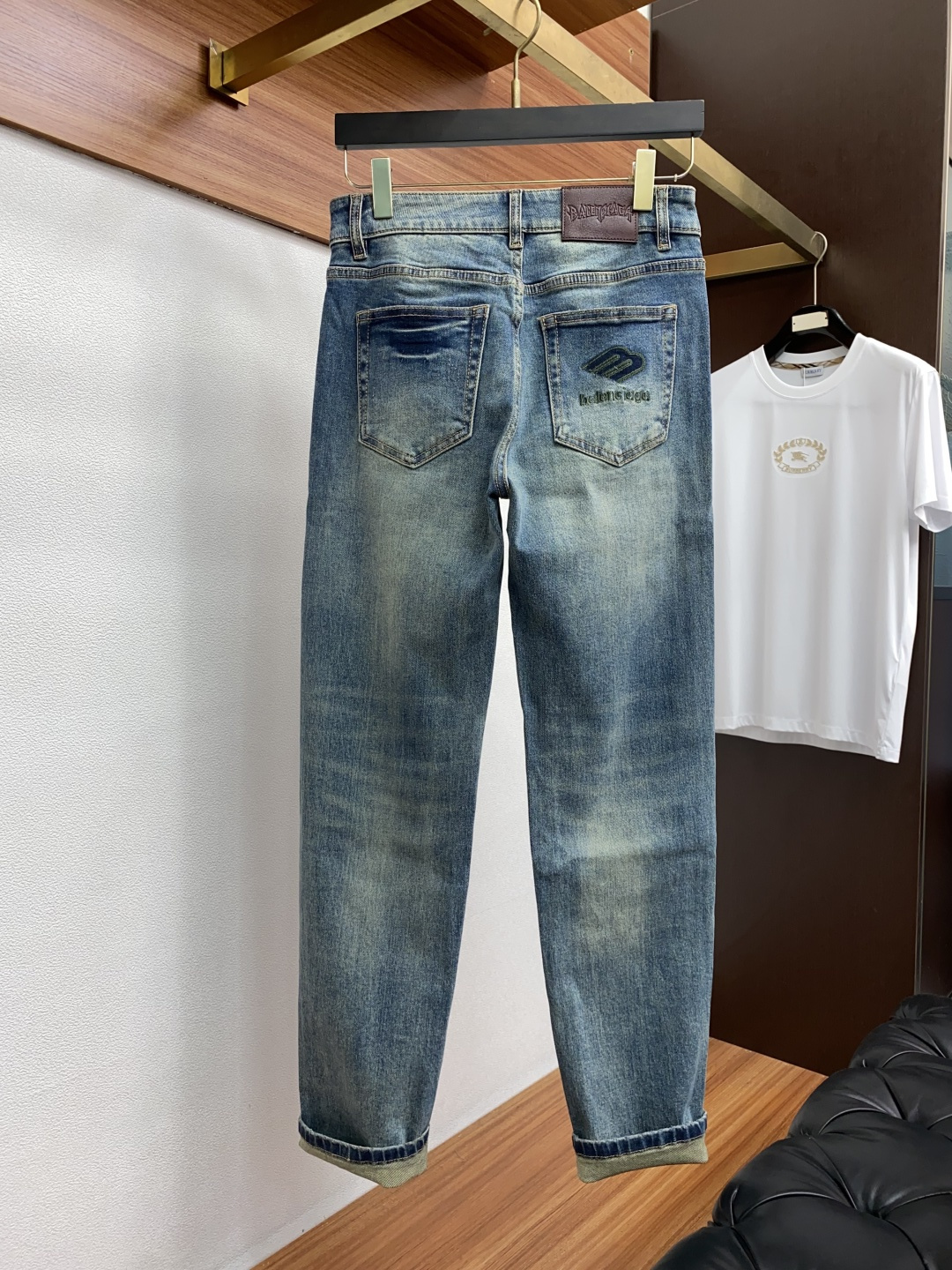  巴黎世家 25男士牛仔裤原厂原布原洗水！进口原版水洗弹力面料，复杂的手工艺叠加，任何一个洗水环节多停留