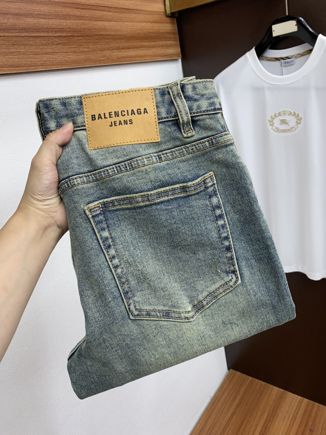  巴黎世家 25男士牛仔裤原厂原布原洗水！进口原版水洗弹力面料，复杂的手工艺叠加，任何一个洗水环节多停留