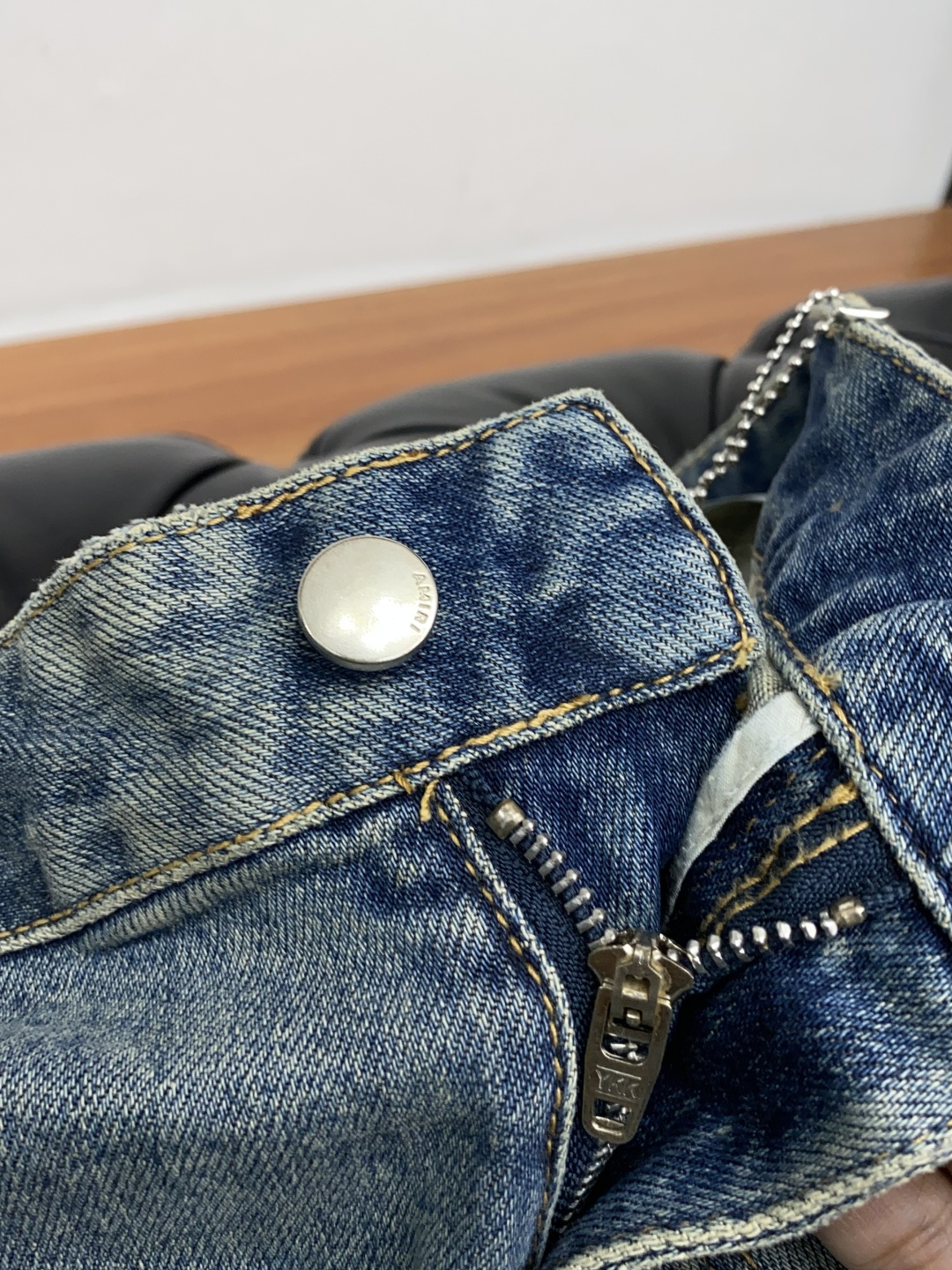 amri 25男士牛仔裤原厂原布原洗水！进口原版水洗弹力面料，复杂的手工艺叠加，任何一个洗水环节多停留几