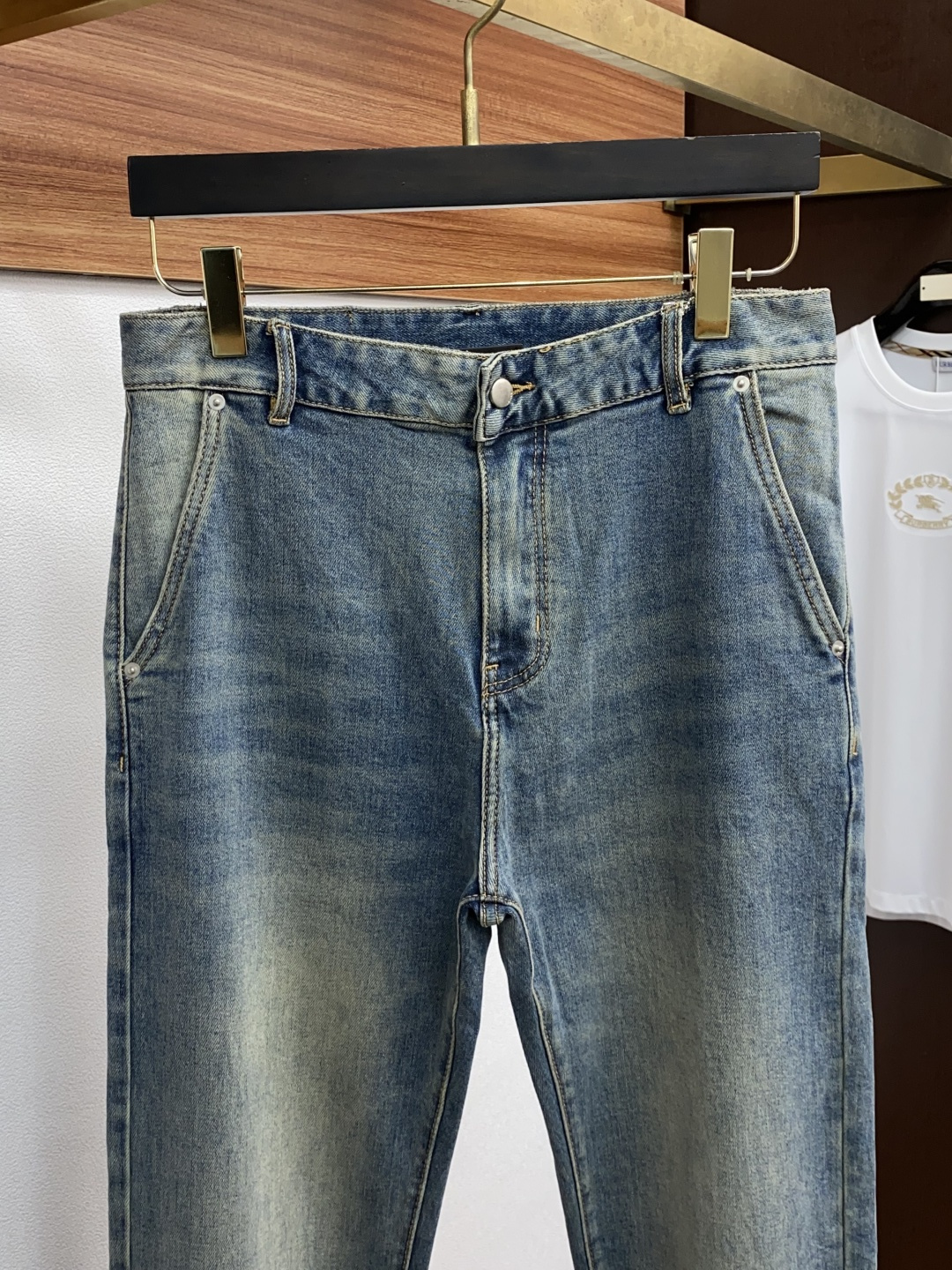 amri 25男士牛仔裤原厂原布原洗水！进口原版水洗弹力面料，复杂的手工艺叠加，任何一个洗水环节多停留几