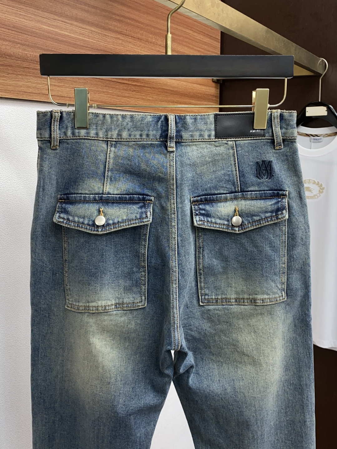 amri 25男士牛仔裤原厂原布原洗水！进口原版水洗弹力面料，复杂的手工艺叠加，任何一个洗水环节多停留几