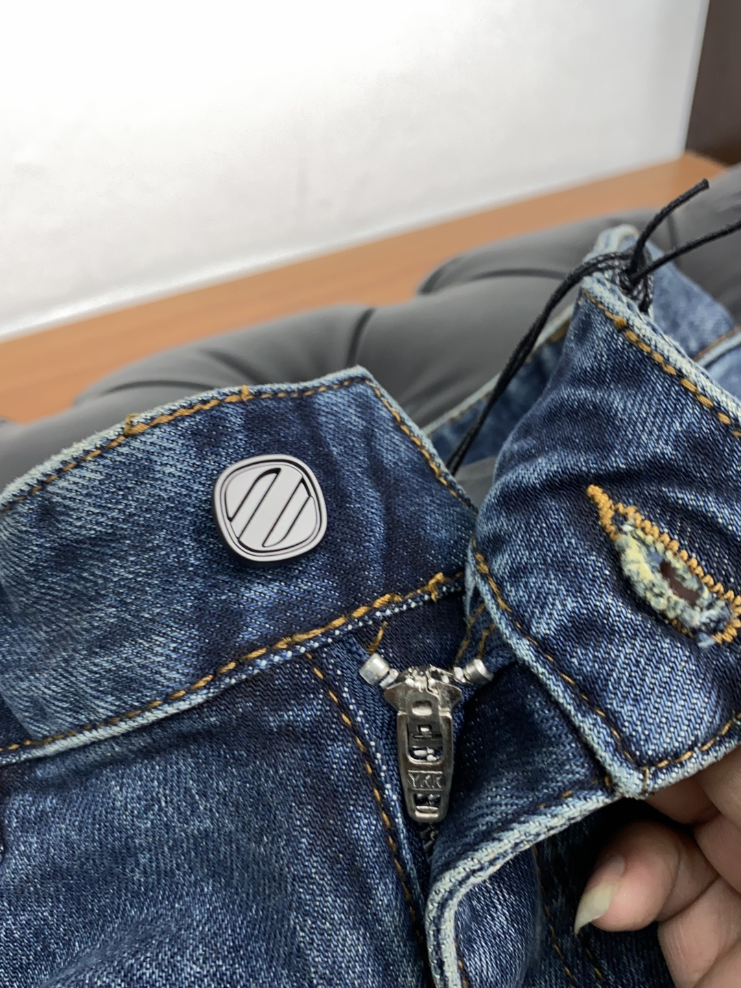  杰尼亚 25男士牛仔裤原厂原布原洗水！进口原版水洗弹力面料，复杂的手工艺叠加，任何一个洗水环节多停留几