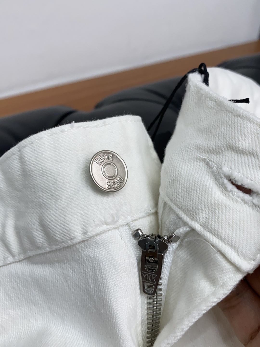 迪奥 25男士牛仔裤原厂原布原洗水！进口原版水洗弹力面料，复杂的手工艺叠加，任何一个洗水环节多停留几秒都