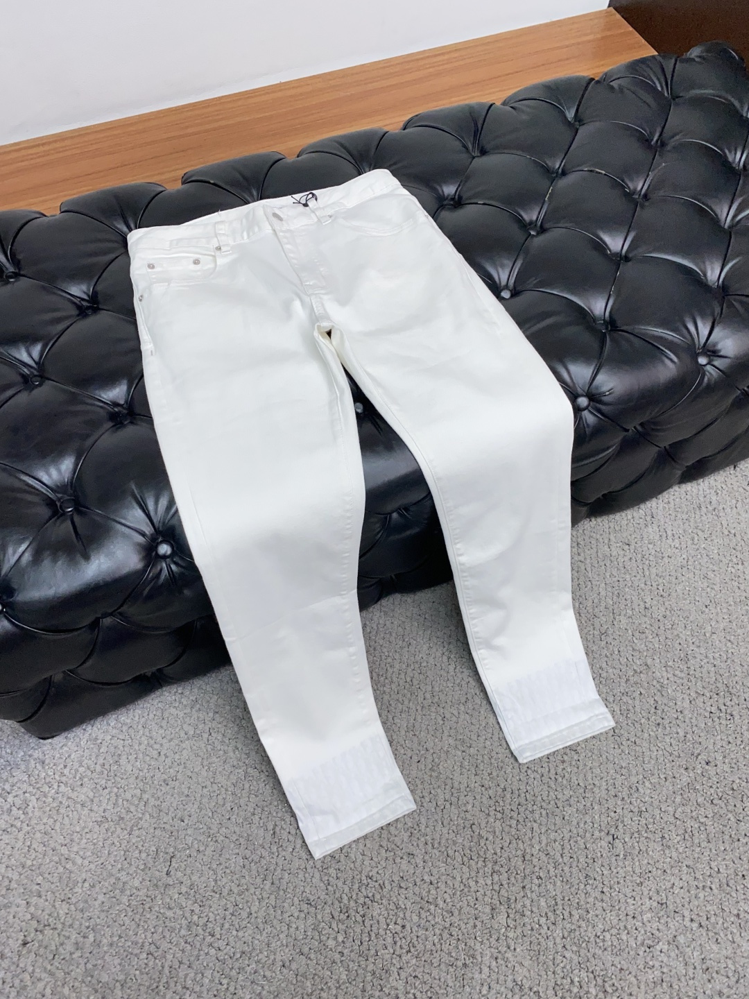 迪奥 25男士牛仔裤原厂原布原洗水！进口原版水洗弹力面料，复杂的手工艺叠加，任何一个洗水环节多停留几秒都