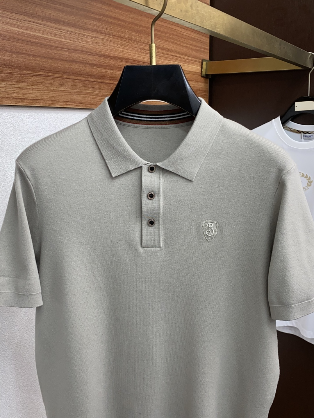  巴宝莉 家族男士高端简约翻领加厚针织毛衣短袖 ，香港洋行渠道货，纯正血统品质，25年秋冬 新款，经典王