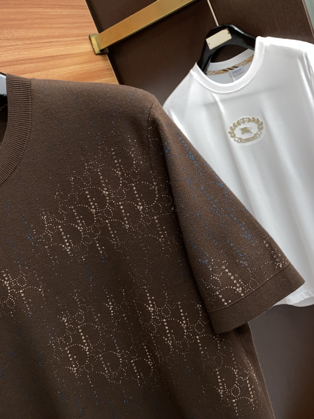  迪奥 家族男士高端简约圆领翻领加厚针织毛衣短袖 ，香港洋行渠道货，纯正血统品质，25年秋冬 新款，经典