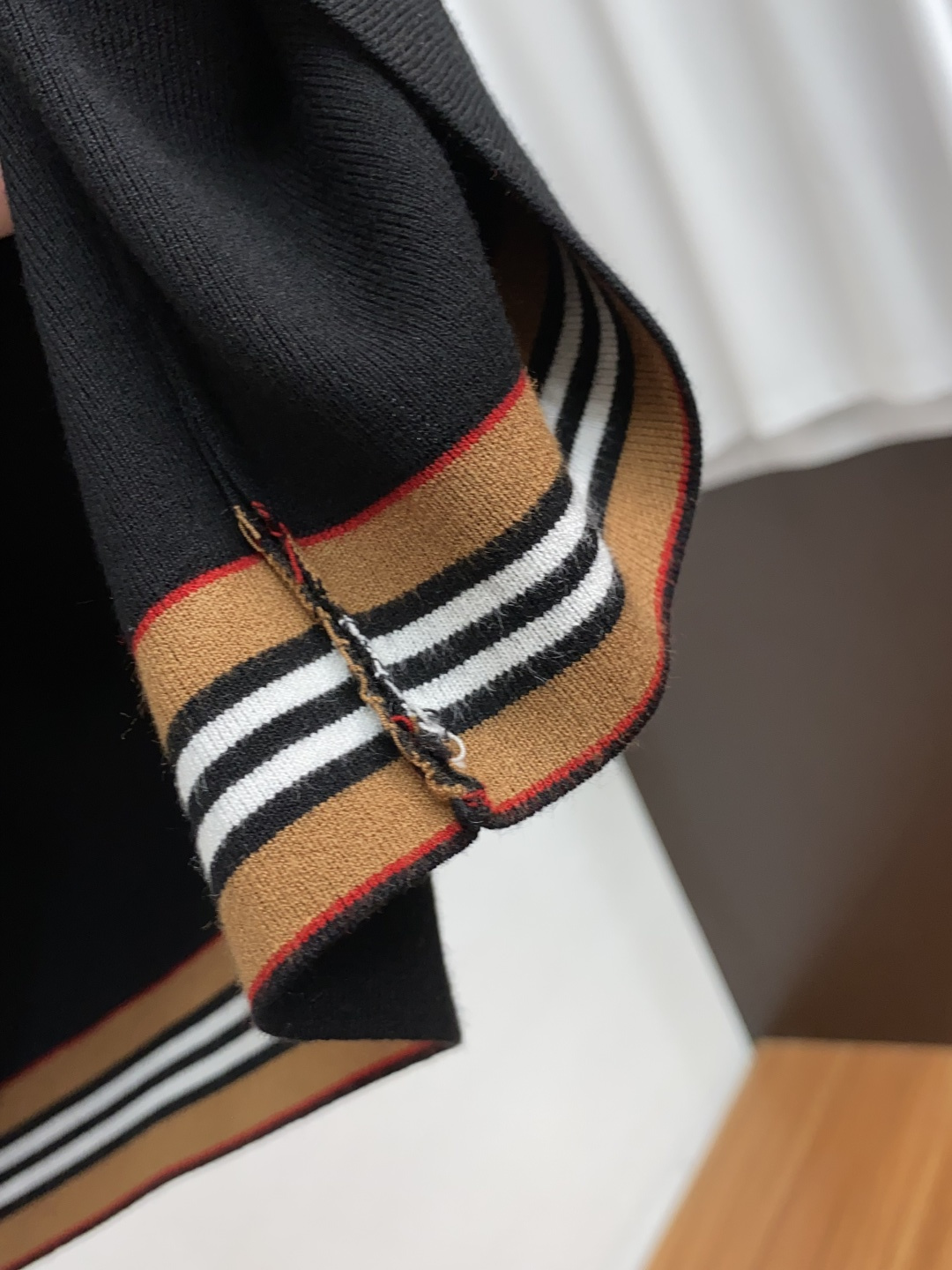  巴宝莉 家族男士高端简约翻领加厚针织毛衣短袖 ，香港洋行渠道货，纯正血统品质，25年秋冬 新款，经典王