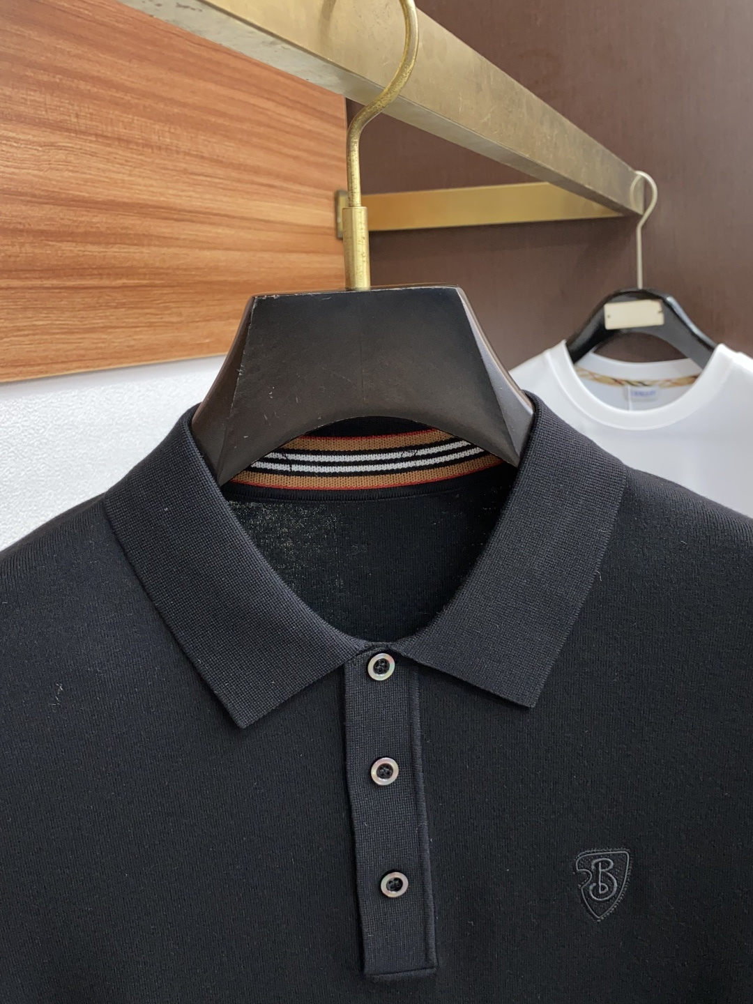  巴宝莉 家族男士高端简约翻领加厚针织毛衣短袖 ，香港洋行渠道货，纯正血统品质，25年秋冬 新款，经典王