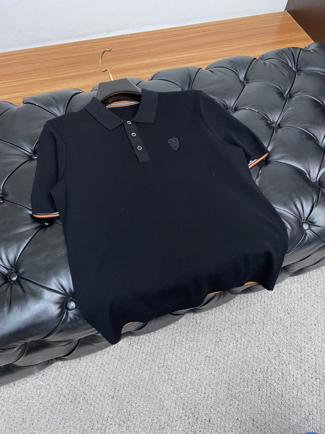  巴宝莉 家族男士高端简约翻领加厚针织毛衣短袖 ，香港洋行渠道货，纯正血统品质，25年秋冬 新款，经典王