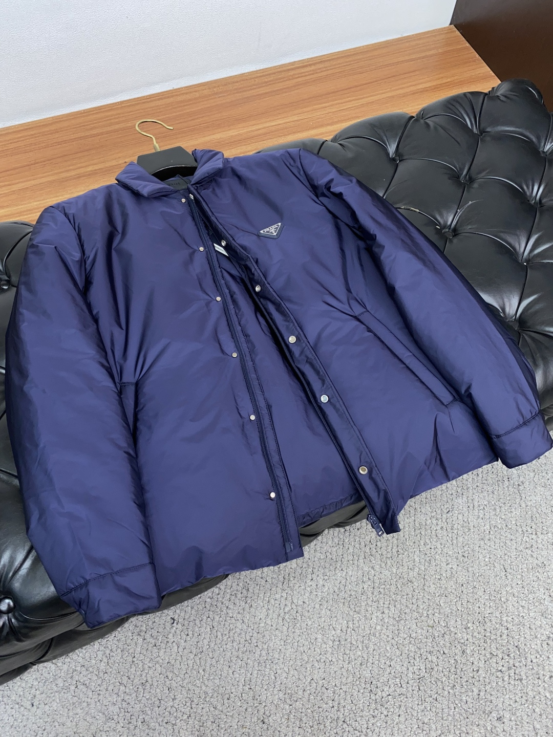 普拉达 2025年秋冬新款 官网 高端原厂代工出品，官方经典王牌单品！最新棉衣夹克外套 多明星穿搭示范款