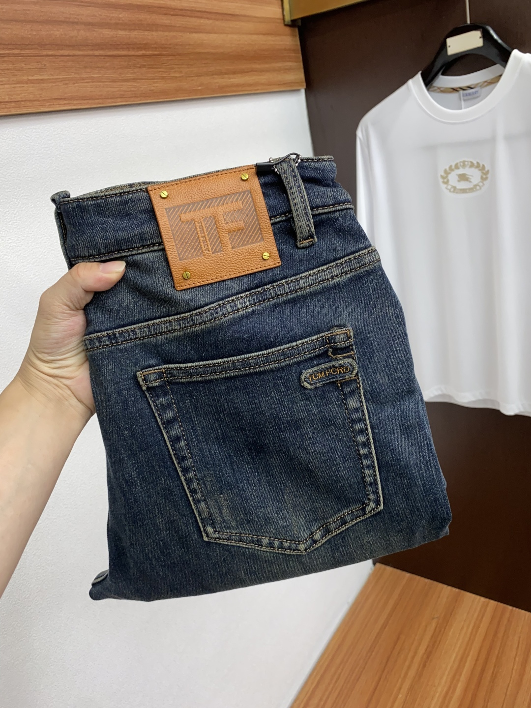  TF 25ss秋冬 新款 男士小直筒原单 牛仔裤 秋冬新款超柔软，弹力面料，复杂的手工艺叠加，任何一个