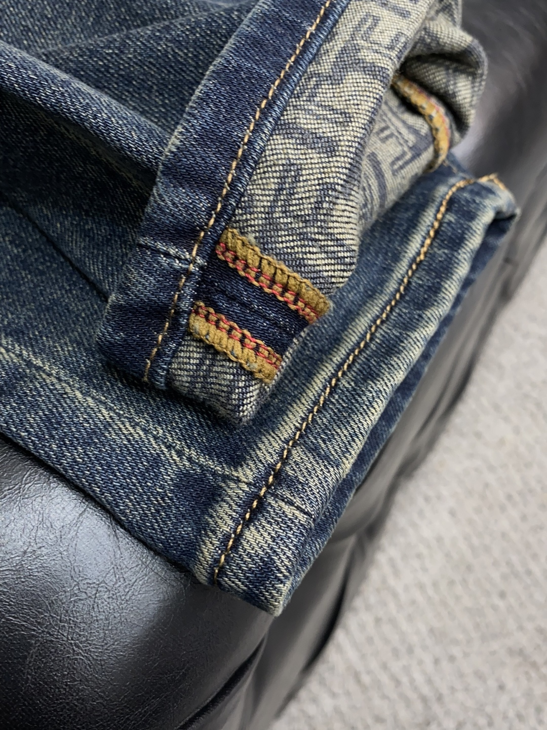  TF 25ss秋冬 新款 男士小直筒原单 牛仔裤 秋冬新款超柔软，弹力面料，复杂的手工艺叠加，任何一个