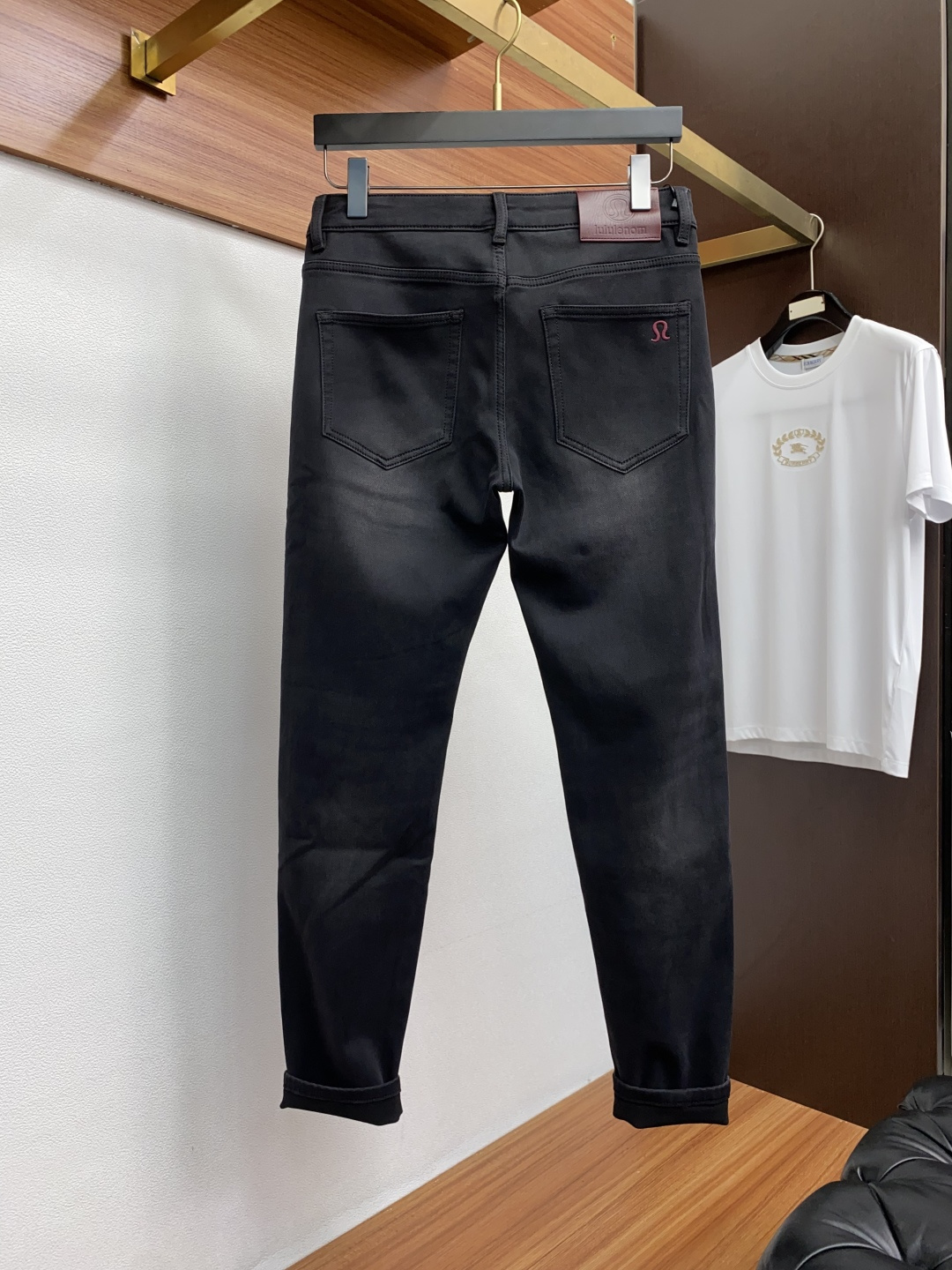 LULu25ss秋冬 新款 男士小直筒原单 牛仔裤 秋冬新款超柔软，弹力面料，复杂的手工艺叠加，任何一个