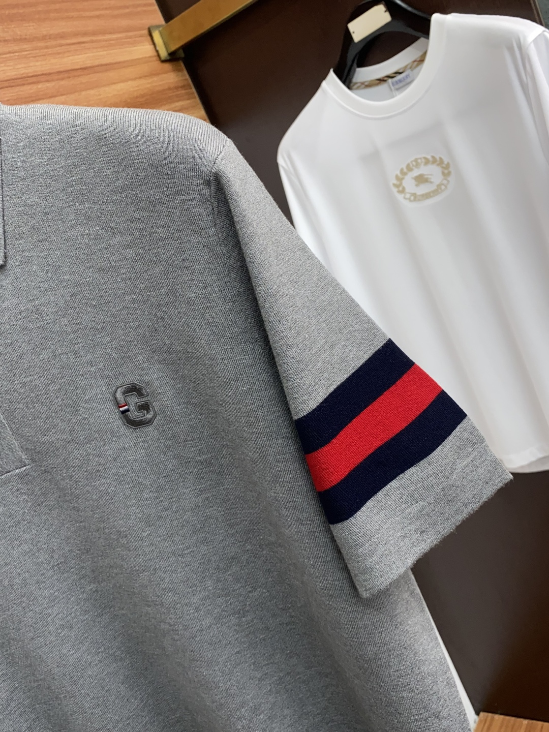  古奇 男士高端简约翻领加厚针织毛衣短袖 ，香港洋行渠道货，纯正血统品质，25年秋冬 新款，经典王牌系列