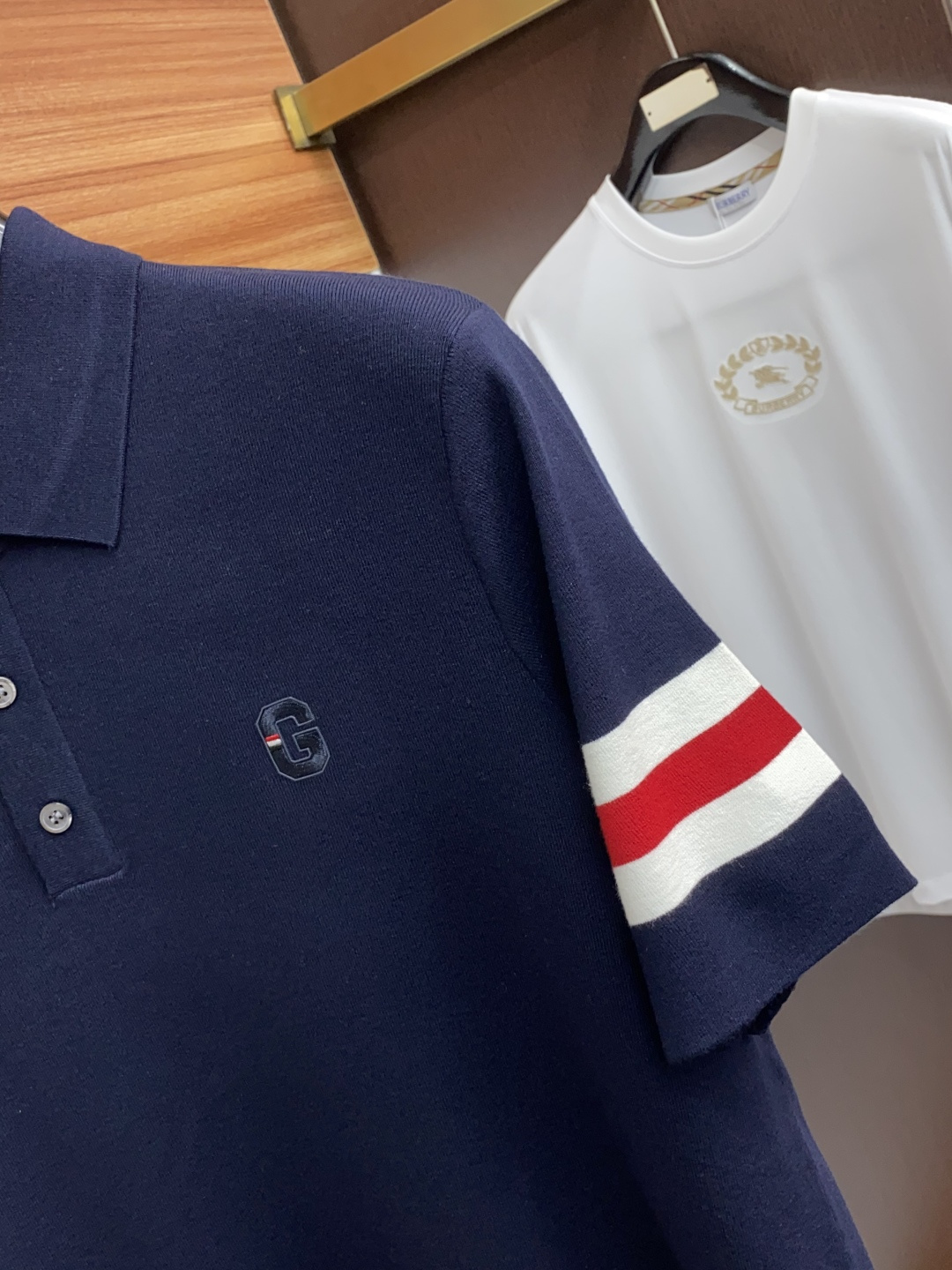  古奇 男士高端简约翻领加厚针织毛衣短袖 ，香港洋行渠道货，纯正血统品质，25年秋冬 新款，经典王牌系列