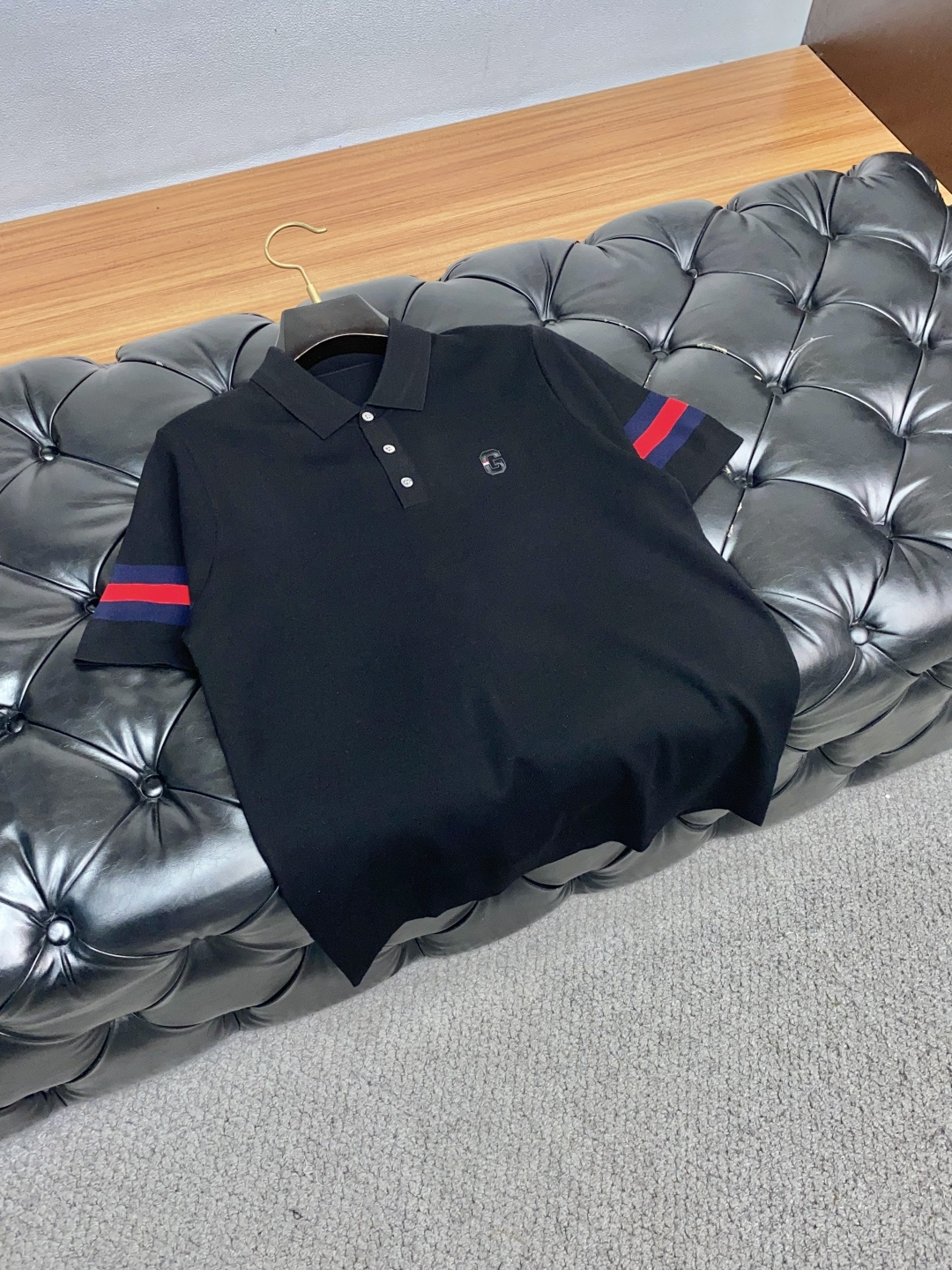  古奇 男士高端简约翻领加厚针织毛衣短袖 ，香港洋行渠道货，纯正血统品质，25年秋冬 新款，经典王牌系列