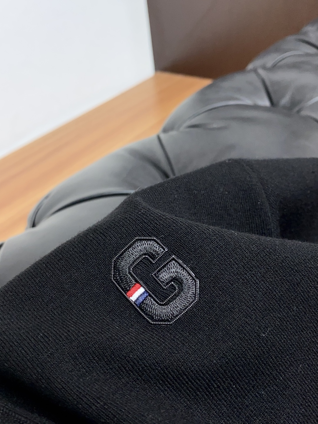  古奇 男士高端简约翻领加厚针织毛衣短袖 ，香港洋行渠道货，纯正血统品质，25年秋冬 新款，经典王牌系列