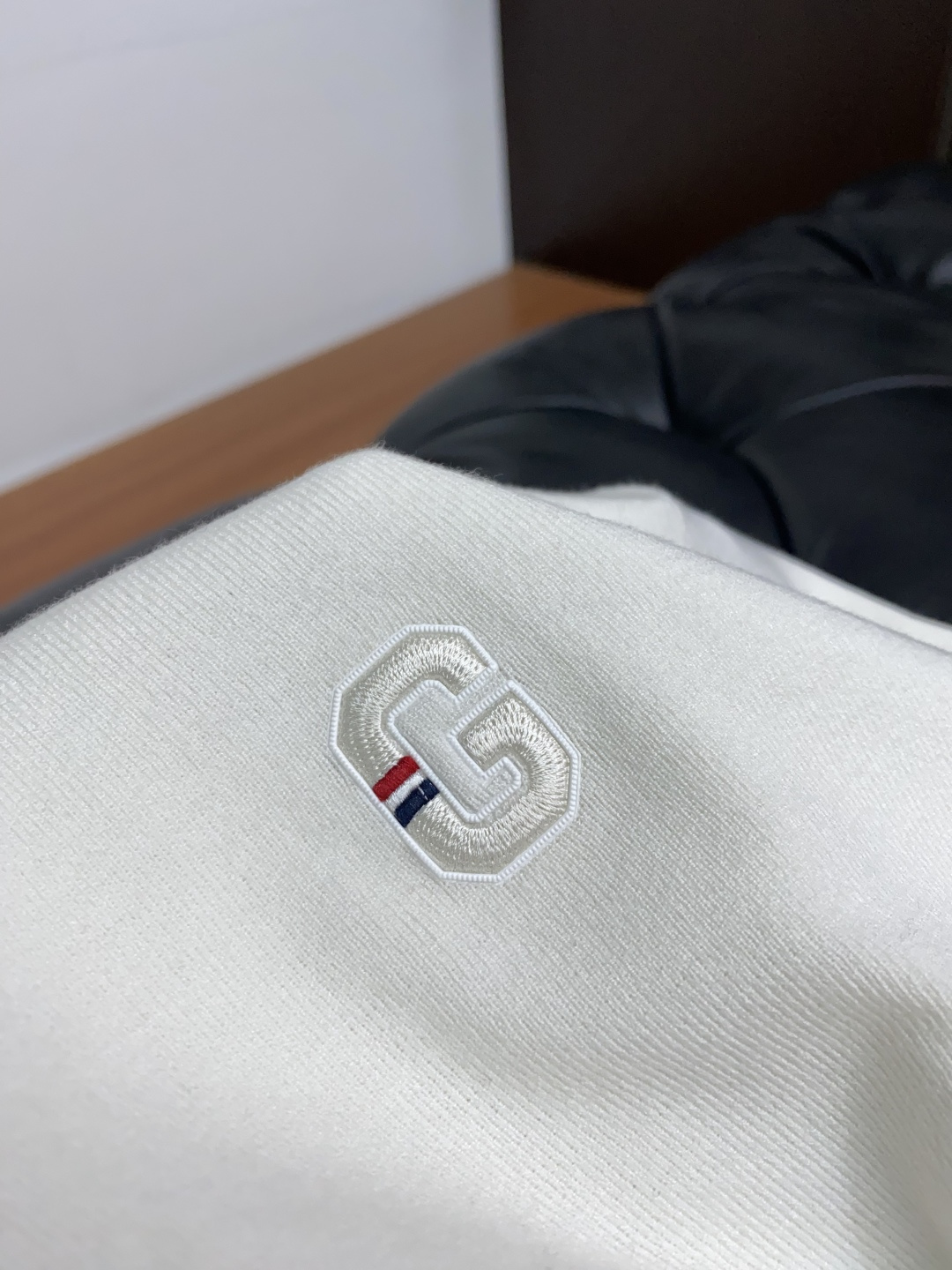  古奇 男士高端简约翻领加厚针织毛衣短袖 ，香港洋行渠道货，纯正血统品质，25年秋冬 新款，经典王牌系列