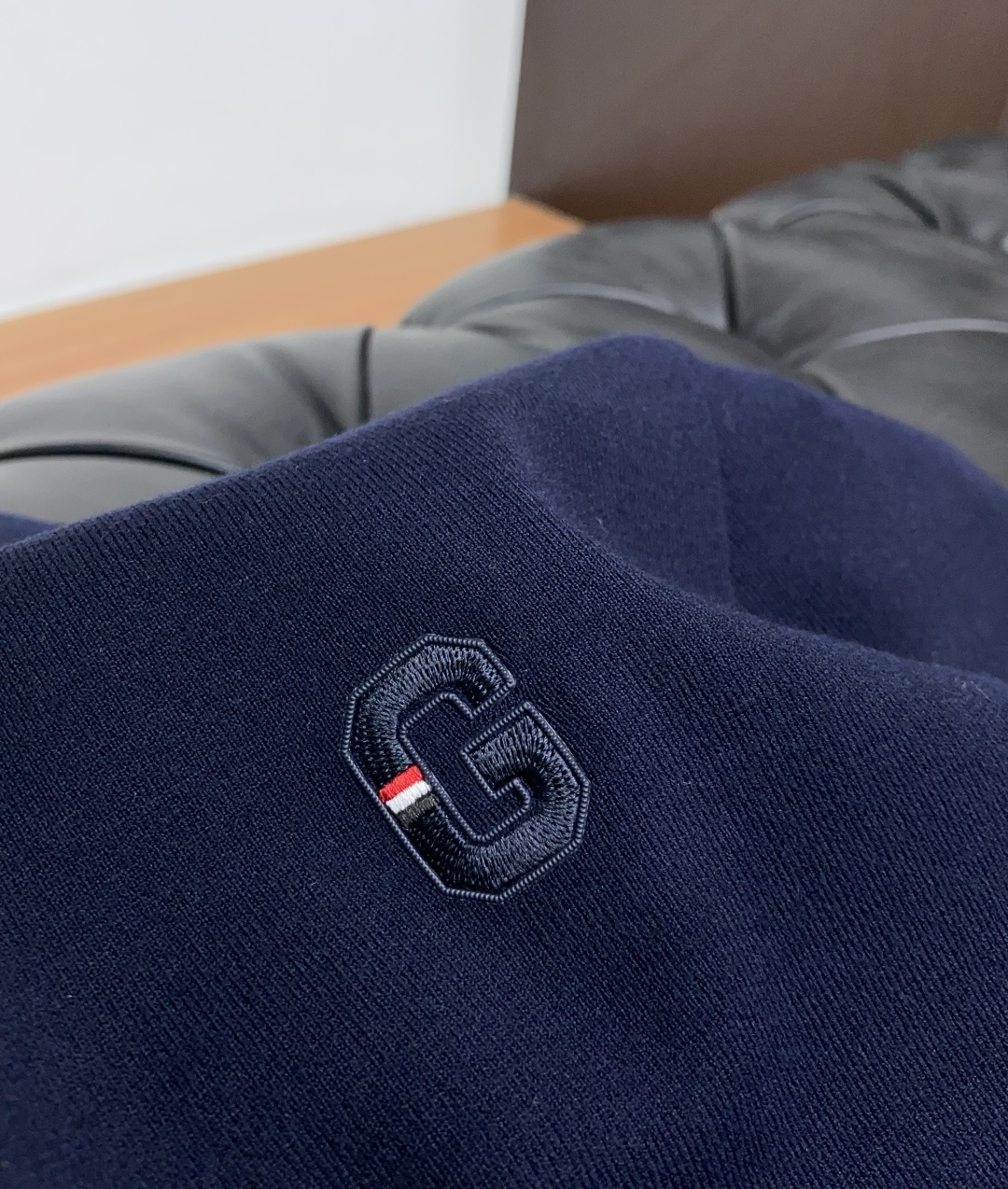  古奇 男士高端简约翻领加厚针织毛衣短袖 ，香港洋行渠道货，纯正血统品质，25年秋冬 新款，经典王牌系列