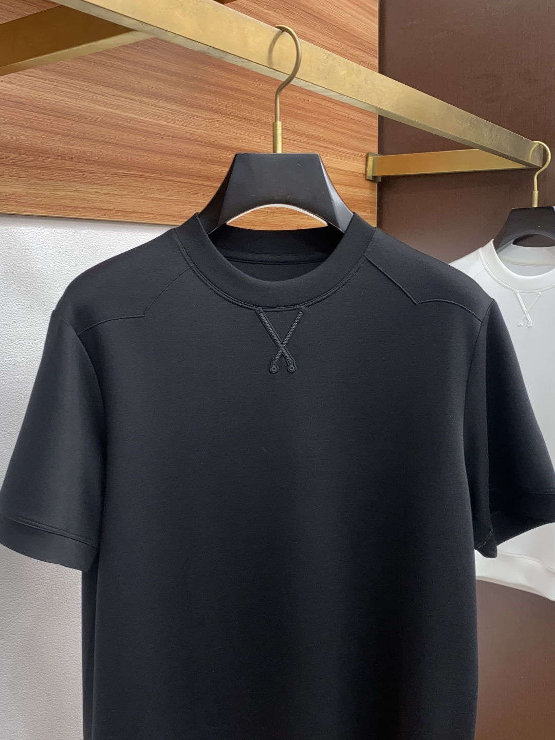  迪奥 2025秋冬专柜新款 时尚休闲打底衫短袖T恤，精选莫代尔空气棉 精致原版logo打造，舒适性与透