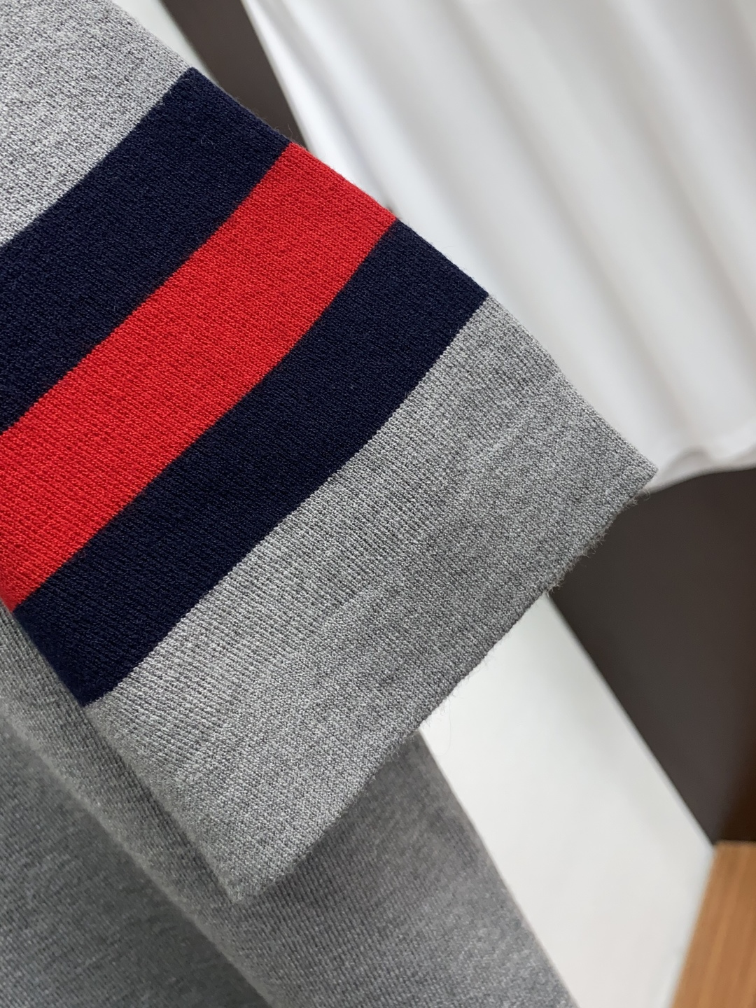  古奇 男士高端简约翻领加厚针织毛衣短袖 ，香港洋行渠道货，纯正血统品质，25年秋冬 新款，经典王牌系列