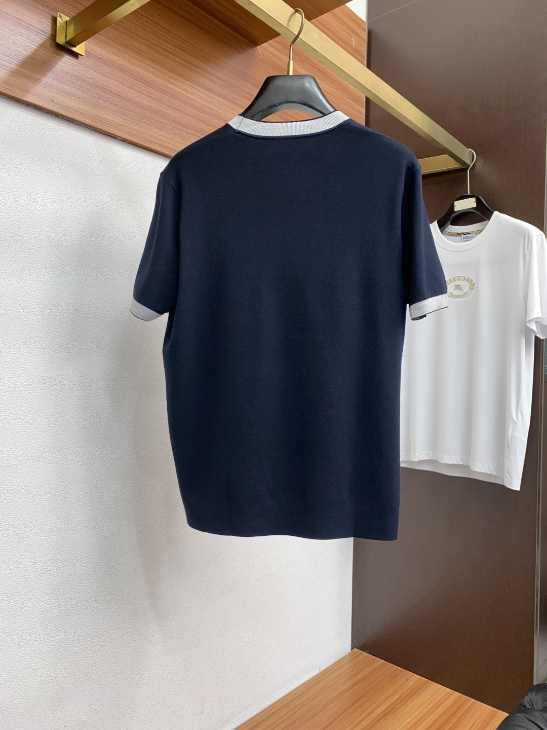 BC 男士高端简约圆领加厚针织毛衣短袖 ，香港洋行渠道货，纯正血统品质，25年秋冬 新款，经典王牌系列！