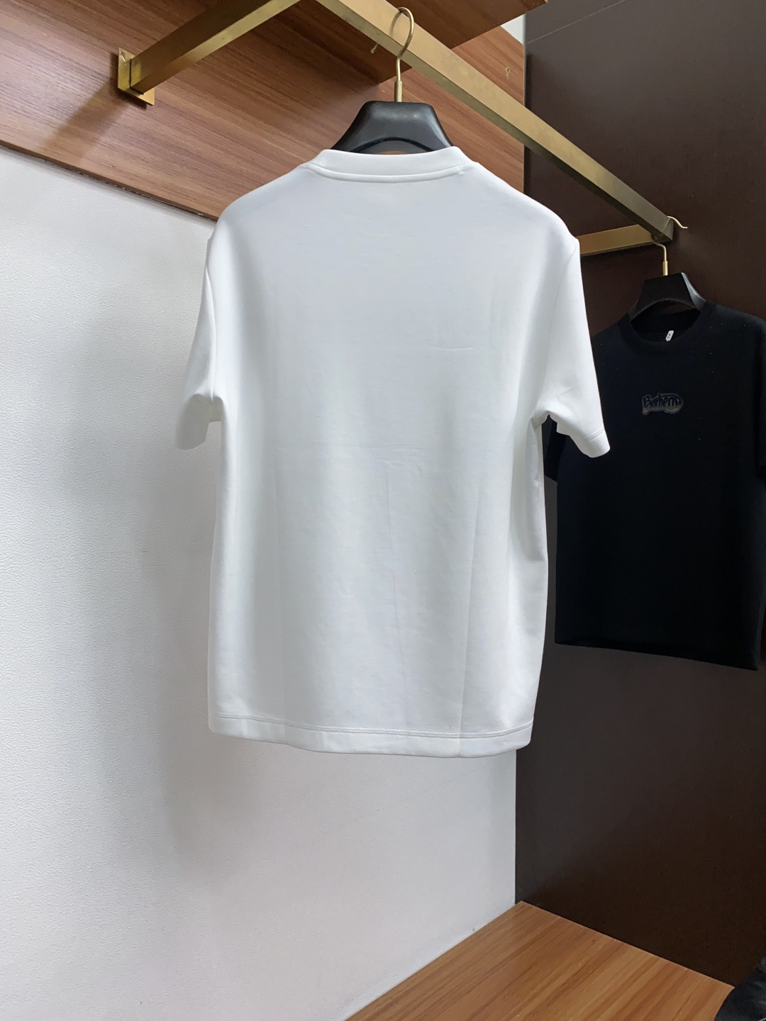 巴宝莉 2025秋冬专柜新款 时尚休闲打底衫短袖T恤，精选莫代尔空气棉 精致原版logo打造，舒适性与透