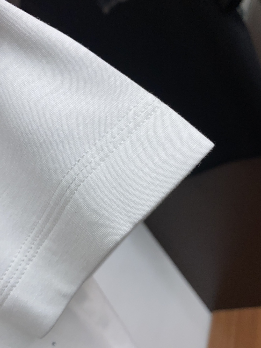 巴宝莉 2025秋冬专柜新款 时尚休闲打底衫短袖T恤，精选莫代尔空气棉 精致原版logo打造，舒适性与透