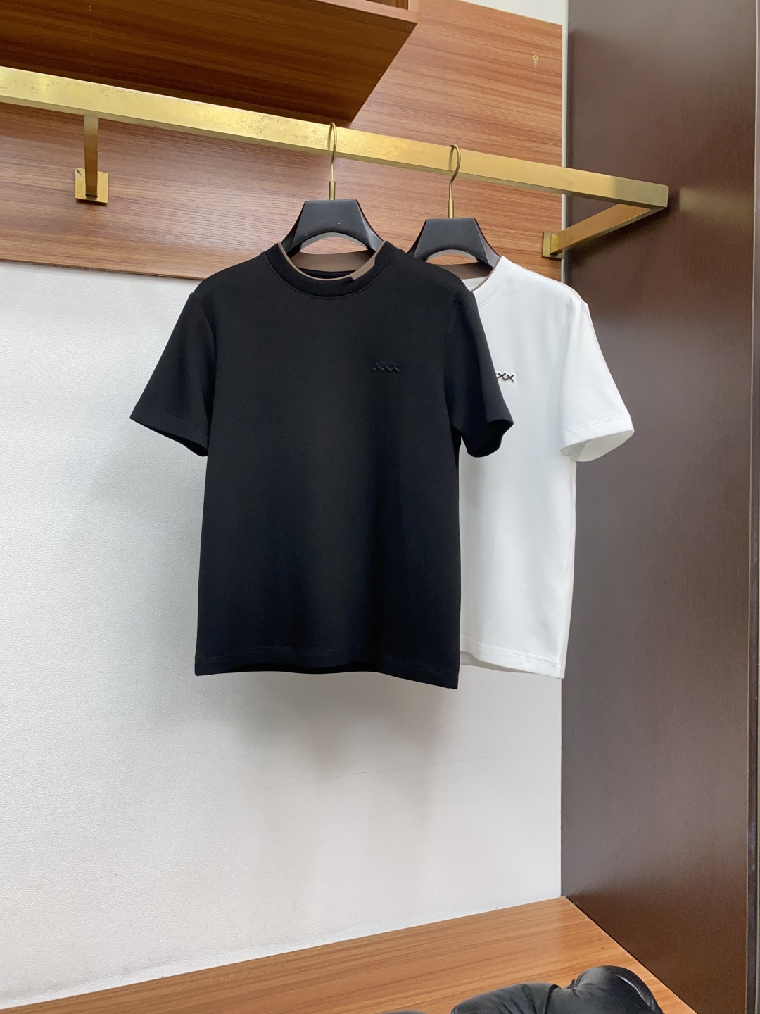  杰尼亚 2025秋冬专柜新款 时尚休闲打底衫短袖T恤，精选莫代尔空气棉 精致原版logo打造，舒适性与