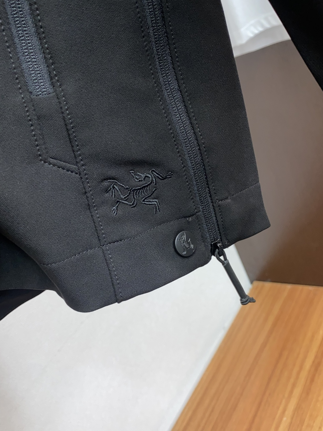 始祖鸟 官网同款，提前发售 2025ss秋冬 新款男士夹克外套，原单高端版本 专柜定制面料 透气舒适度高