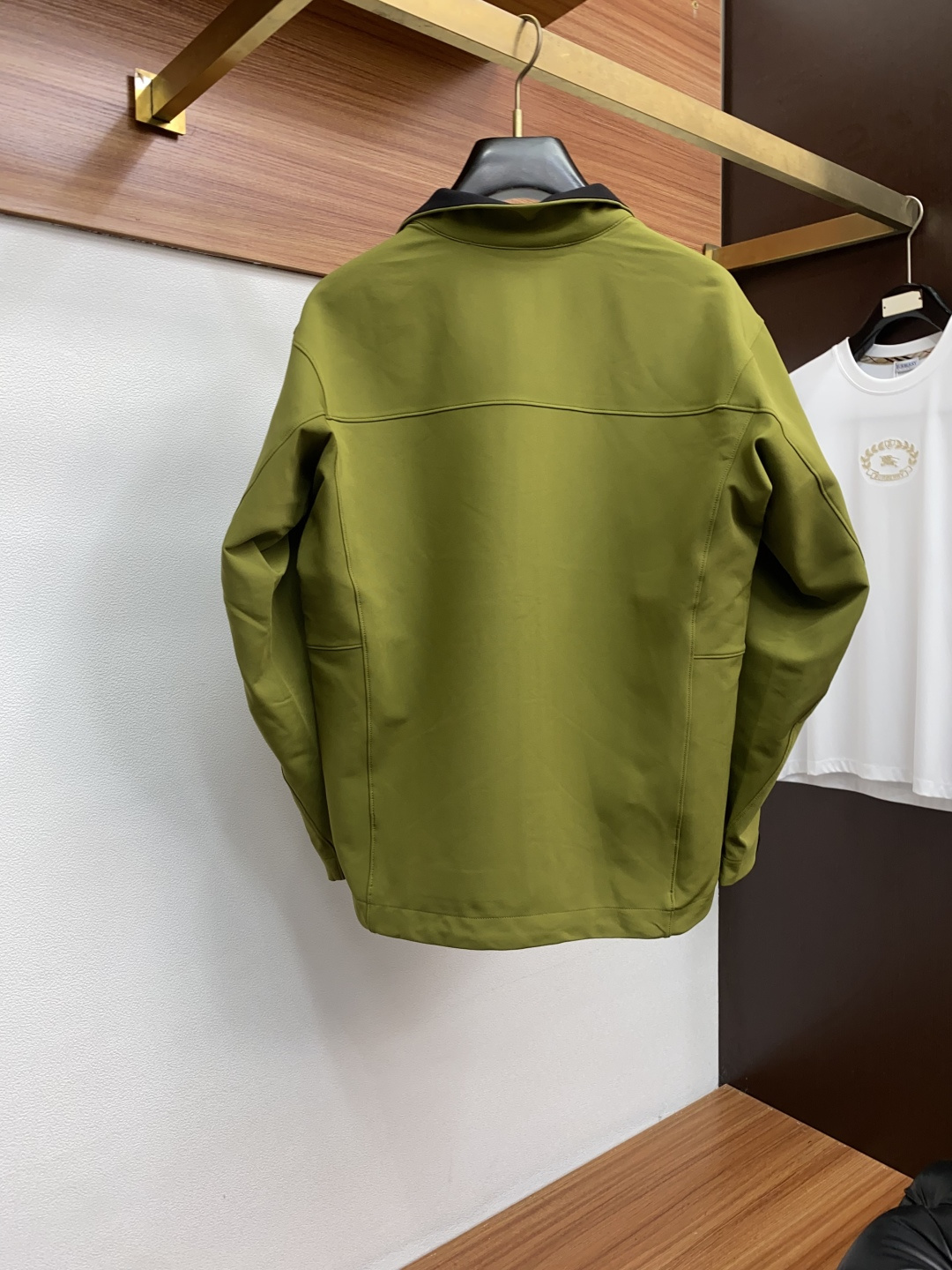 始祖鸟 官网同款，提前发售 2025ss秋冬 新款男士夹克外套，原单高端版本 专柜定制面料 透气舒适度高