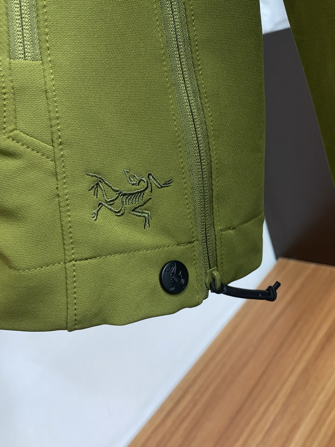 始祖鸟 官网同款，提前发售 2025ss秋冬 新款男士夹克外套，原单高端版本 专柜定制面料 透气舒适度高