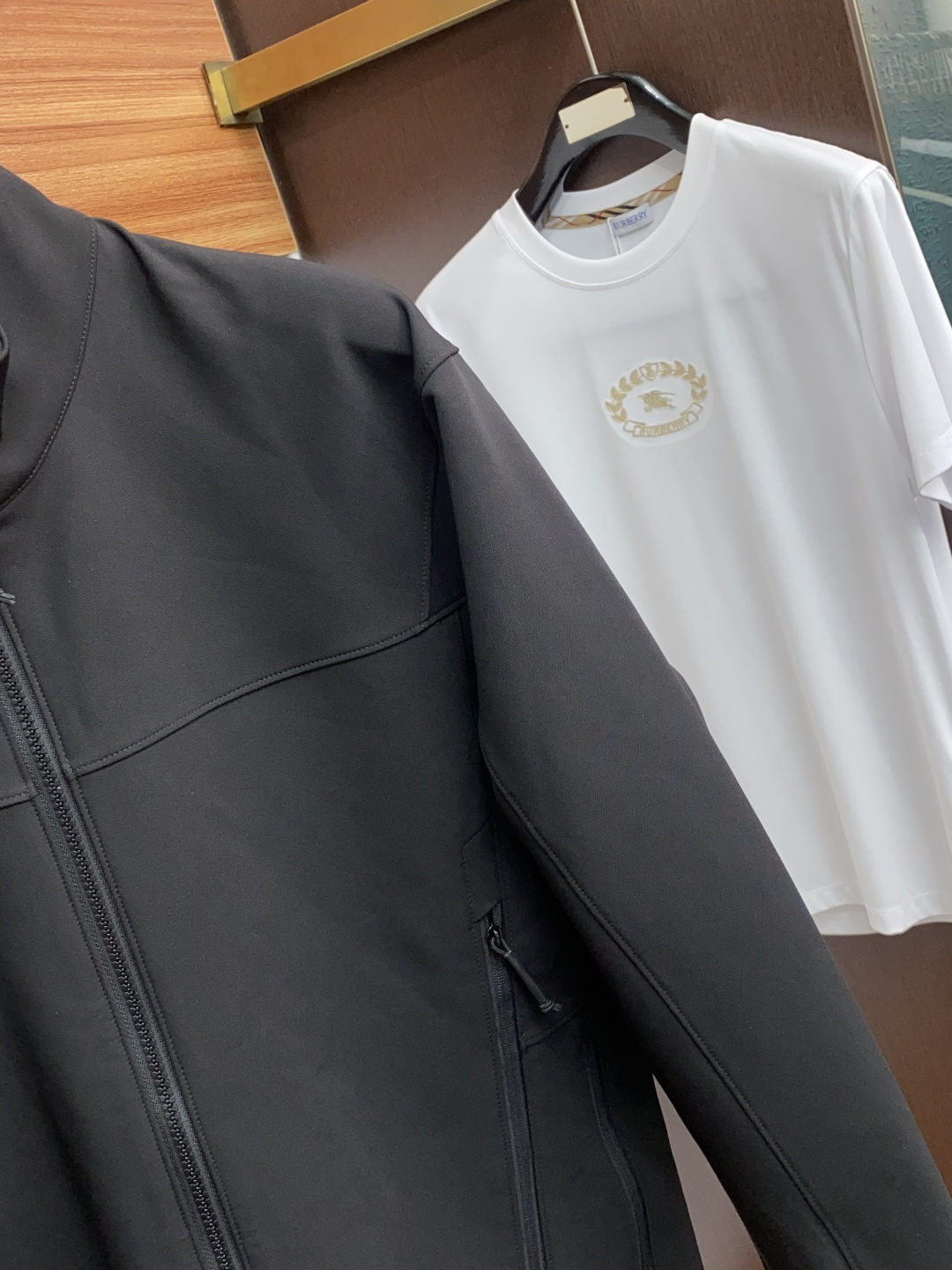 始祖鸟 官网同款，提前发售 2025ss秋冬 新款男士夹克外套，原单高端版本 专柜定制面料 透气舒适度高