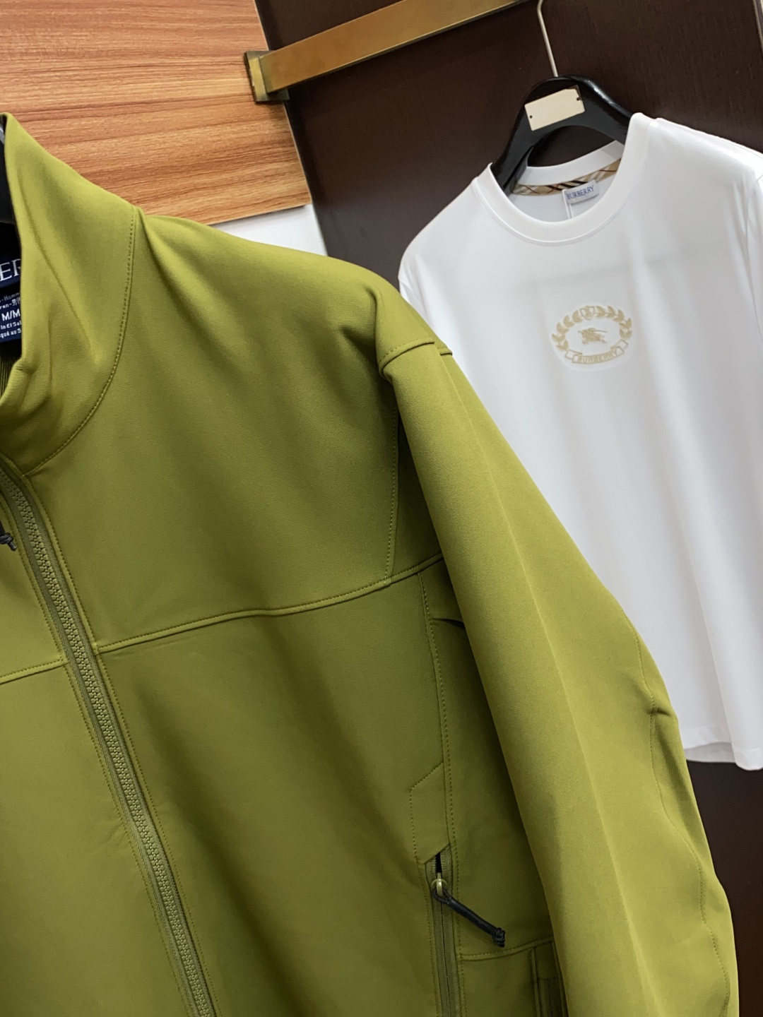 始祖鸟 官网同款，提前发售 2025ss秋冬 新款男士夹克外套，原单高端版本 专柜定制面料 透气舒适度高