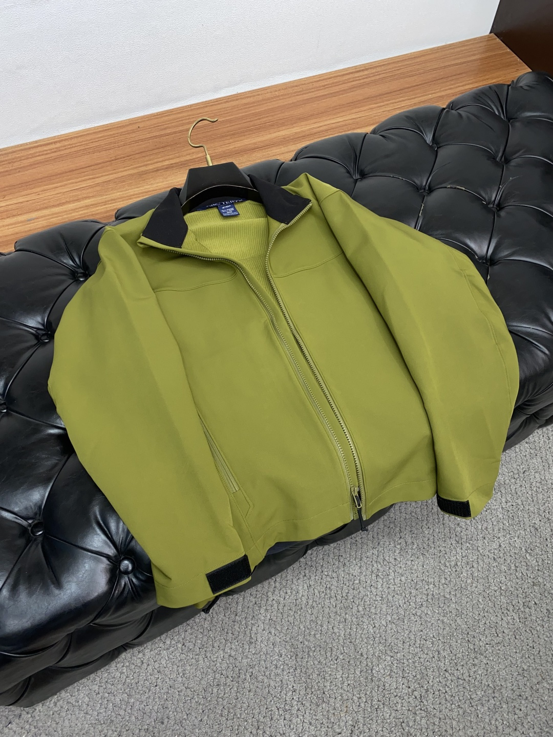 始祖鸟 官网同款，提前发售 2025ss秋冬 新款男士夹克外套，原单高端版本 专柜定制面料 透气舒适度高