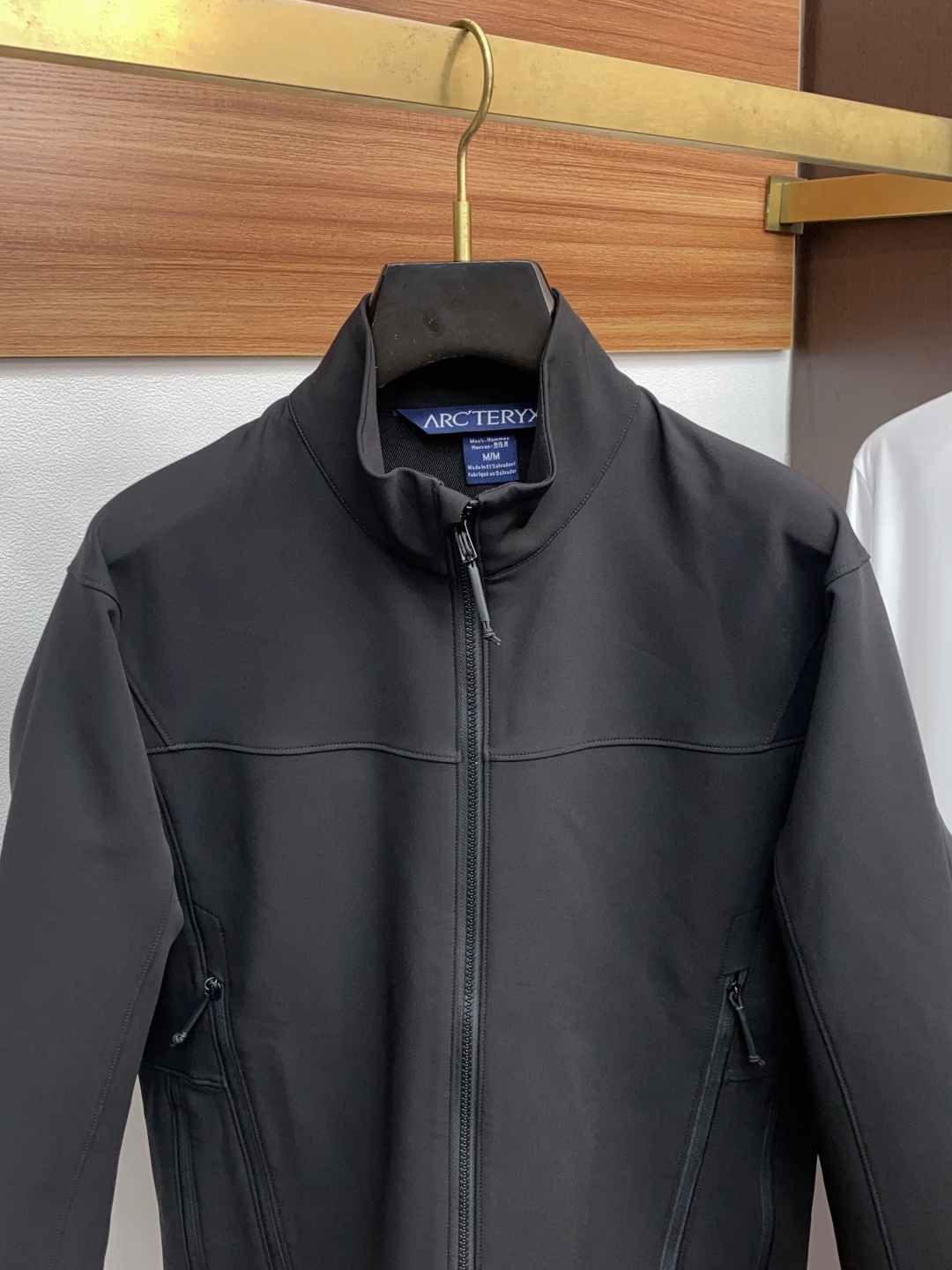 始祖鸟 官网同款，提前发售 2025ss秋冬 新款男士夹克外套，原单高端版本 专柜定制面料 透气舒适度高