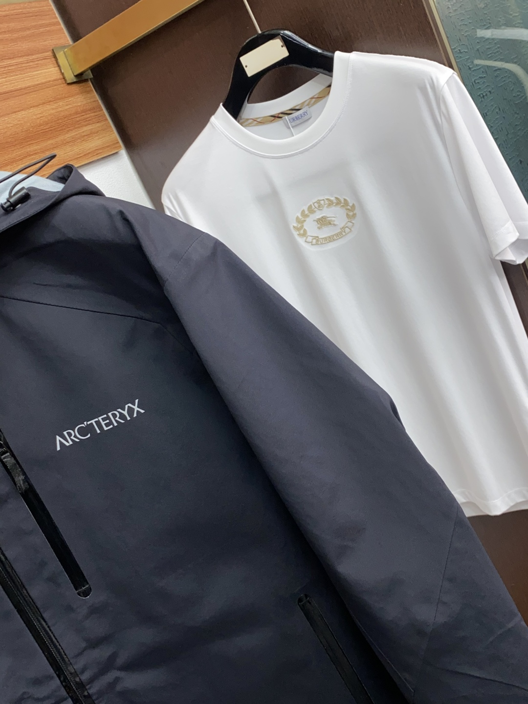 始祖鸟 官网同款，提前发售 2025ss秋冬 新款男士夹克外套，原单高端版本 专柜定制面料 透气舒适度高