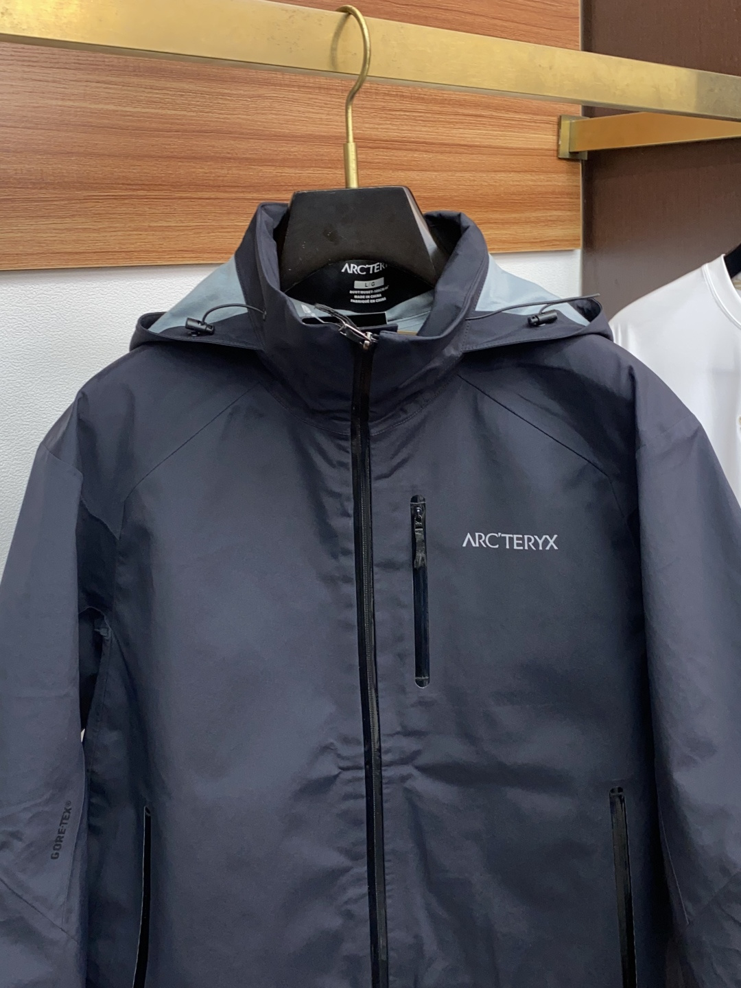 始祖鸟 官网同款，提前发售 2025ss秋冬 新款男士夹克外套，原单高端版本 专柜定制面料 透气舒适度高