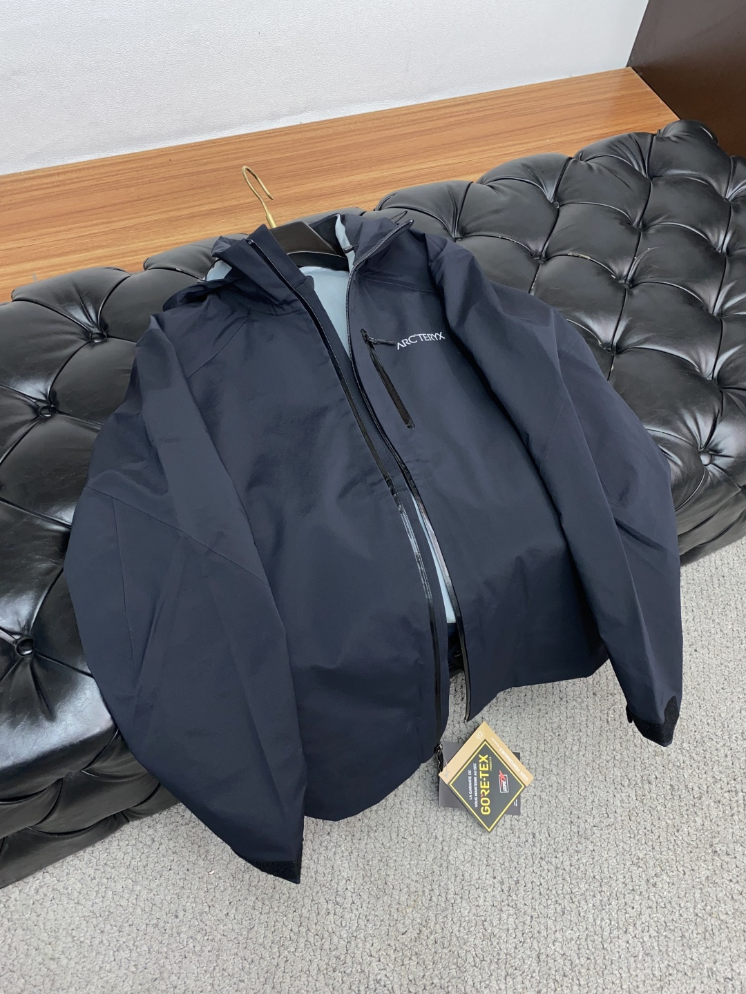 始祖鸟 官网同款，提前发售 2025ss秋冬 新款男士夹克外套，原单高端版本 专柜定制面料 透气舒适度高