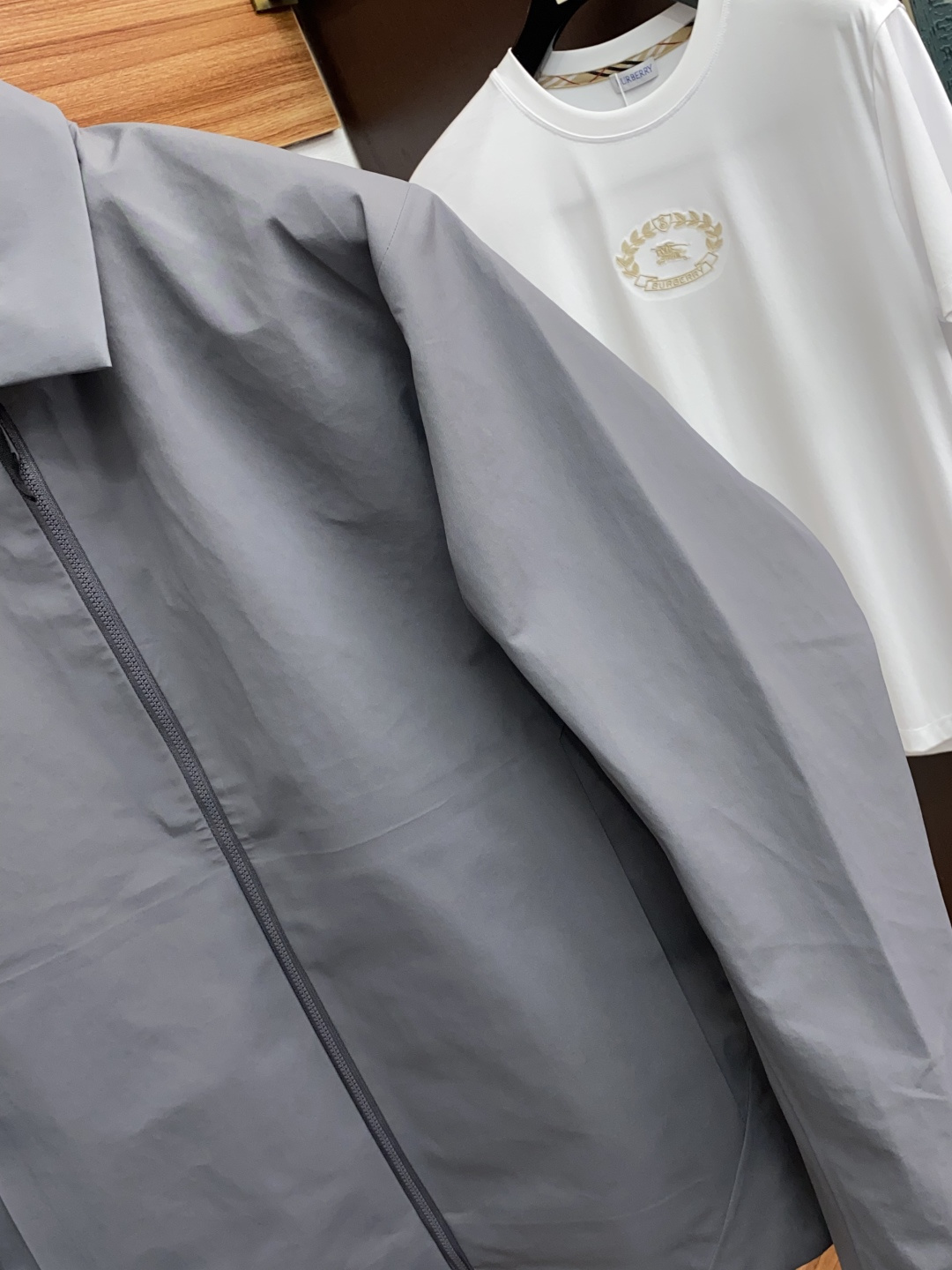 始祖鸟 官网同款，提前发售 2025ss秋冬 新款男士夹克外套，原单高端版本 专柜定制面料 透气舒适度高