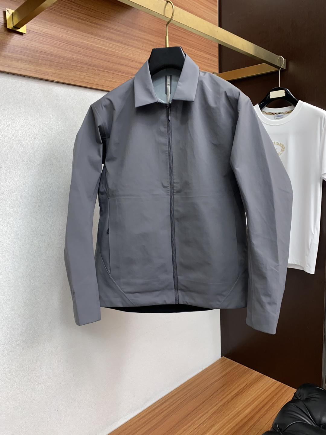 始祖鸟 官网同款，提前发售 2025ss秋冬 新款男士夹克外套，原单高端版本 专柜定制面料 透气舒适度高