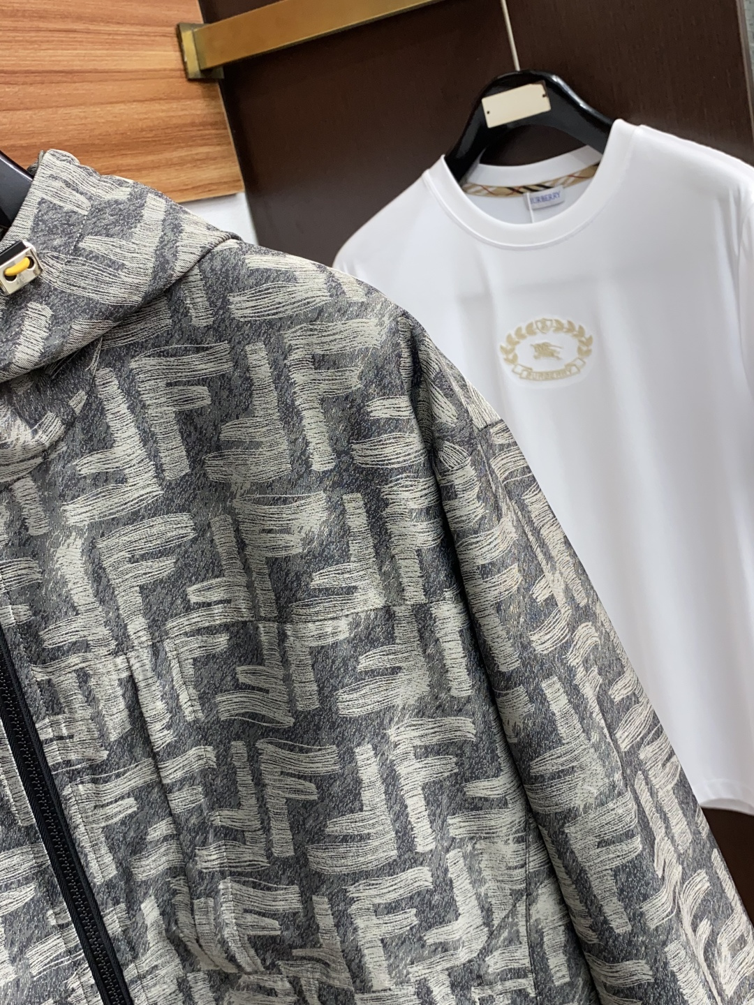 芬迪 25ss最新品 夹克外套，设计帅气有型！百搭必备单品，时尚潮牌， 轻松营造酷帅氛围感 ，高级感满满