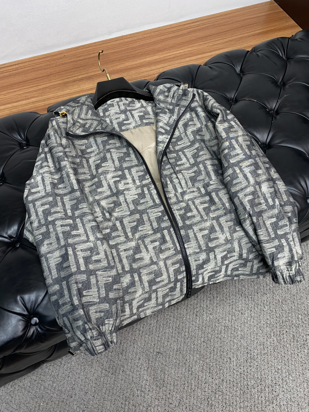 芬迪 25ss最新品 夹克外套，设计帅气有型！百搭必备单品，时尚潮牌， 轻松营造酷帅氛围感 ，高级感满满