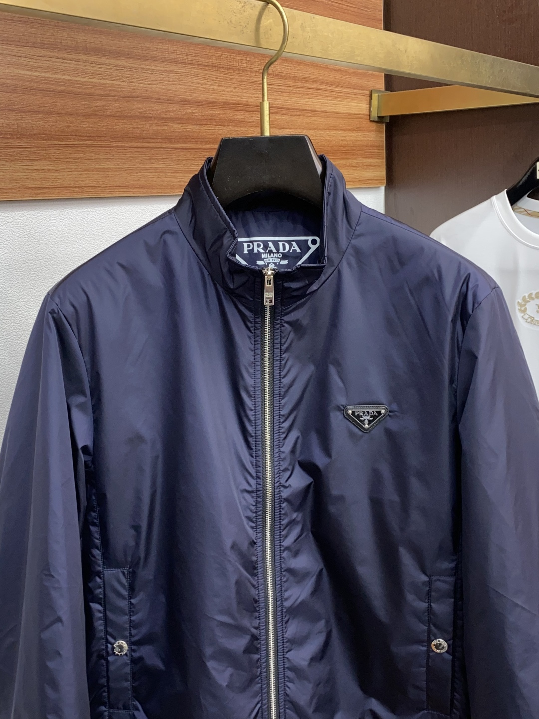  普拉达 25ss最新品 夹克外套，设计帅气有型！百搭必备单品，时尚潮牌， 轻松营造酷帅氛围感 ，高级感