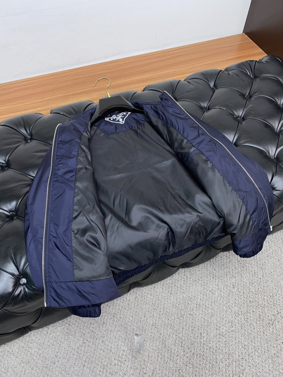  普拉达 25ss最新品 夹克外套，设计帅气有型！百搭必备单品，时尚潮牌， 轻松营造酷帅氛围感 ，高级感