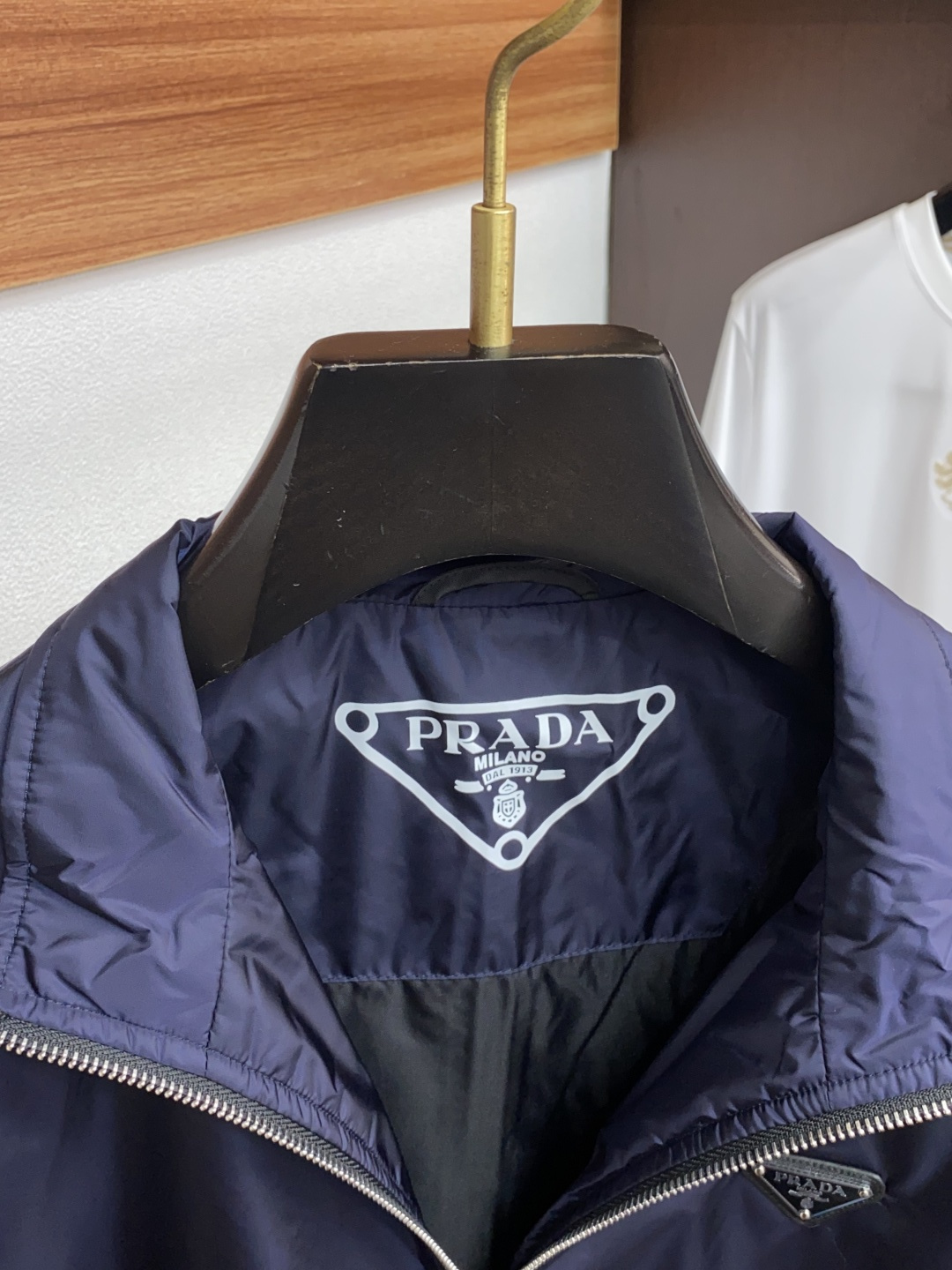  普拉达 25ss最新品 夹克外套，设计帅气有型！百搭必备单品，时尚潮牌， 轻松营造酷帅氛围感 ，高级感